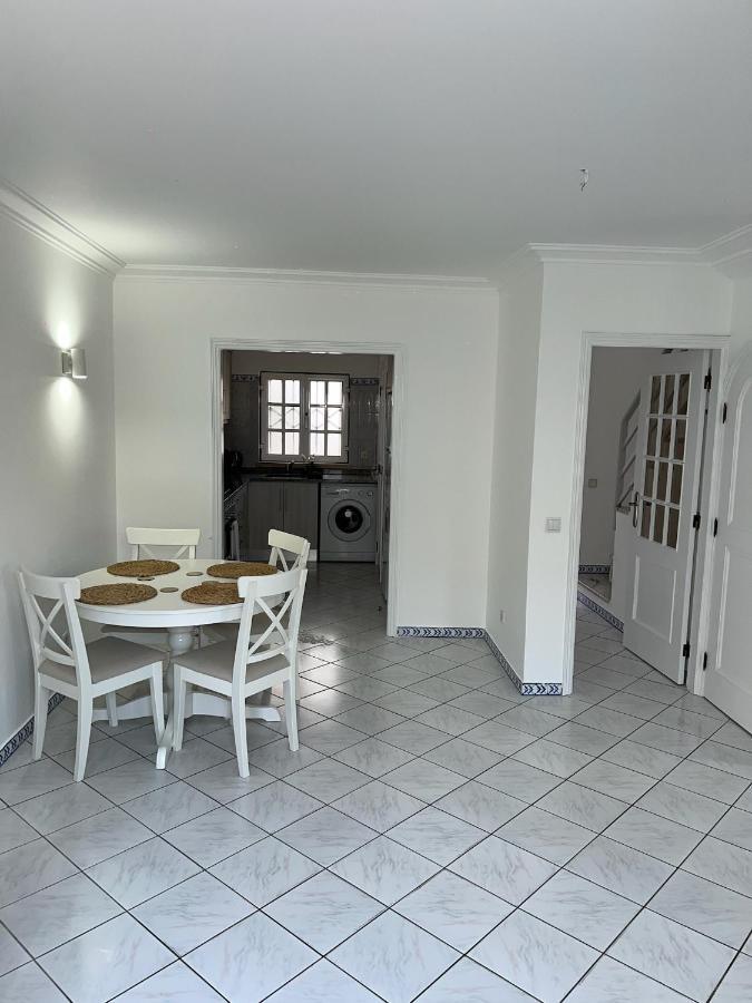 Relaxing 2 Bedroom House 5 Minutes Away From Vilamoura Marina Quarteira Exterior foto